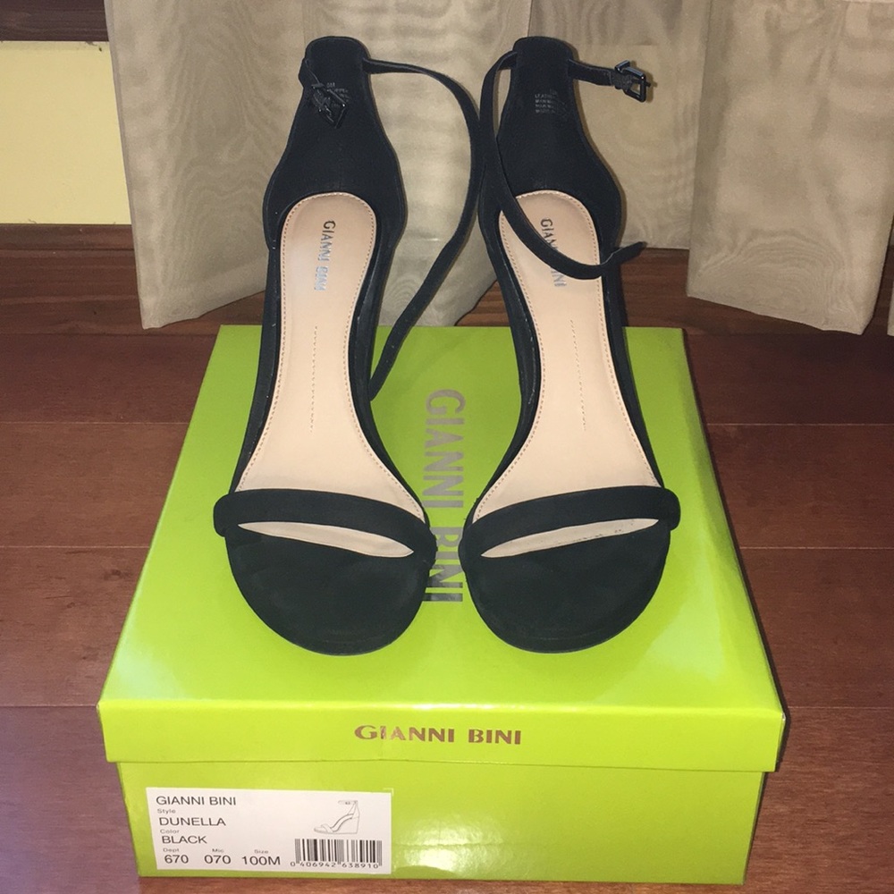 Gianni Bini Wedge heel